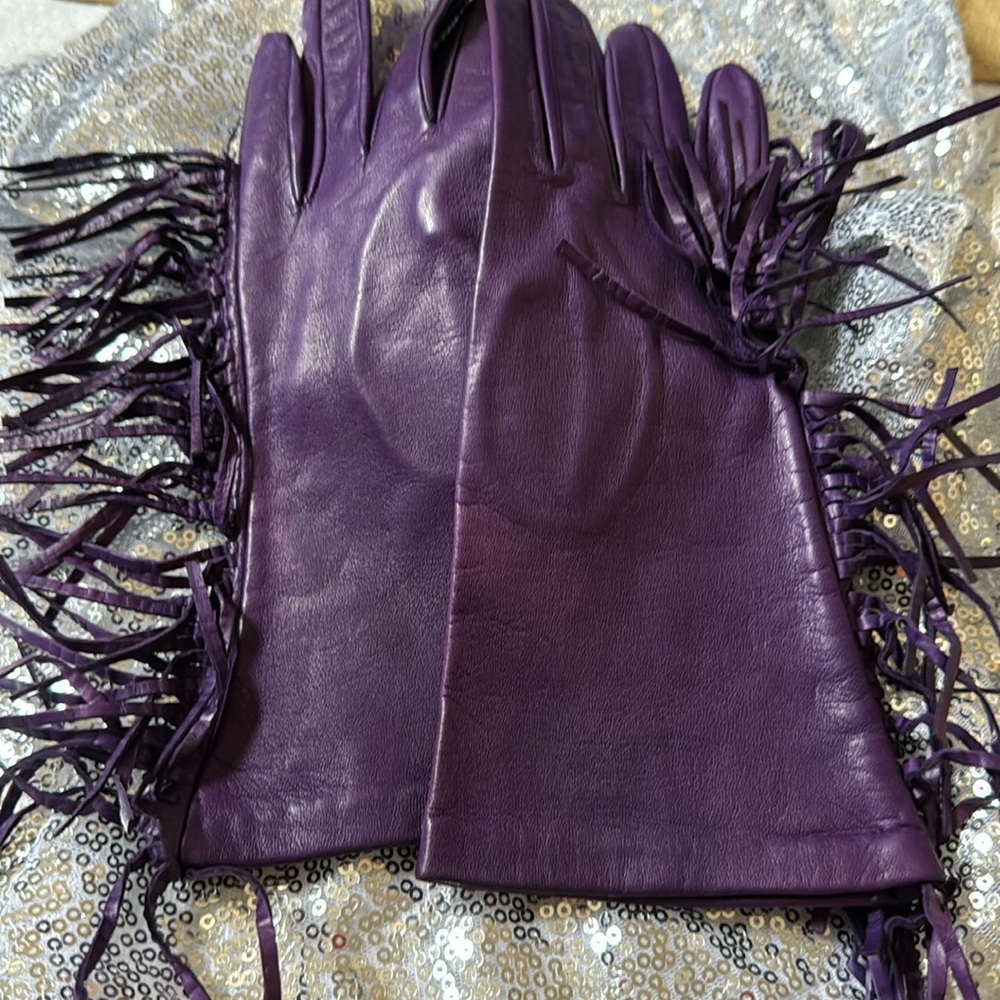Purple fringe gloves